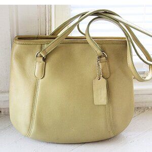 Coach Vintage - Medium Framed Pouch 9998 in color Lime Green - USA 1996